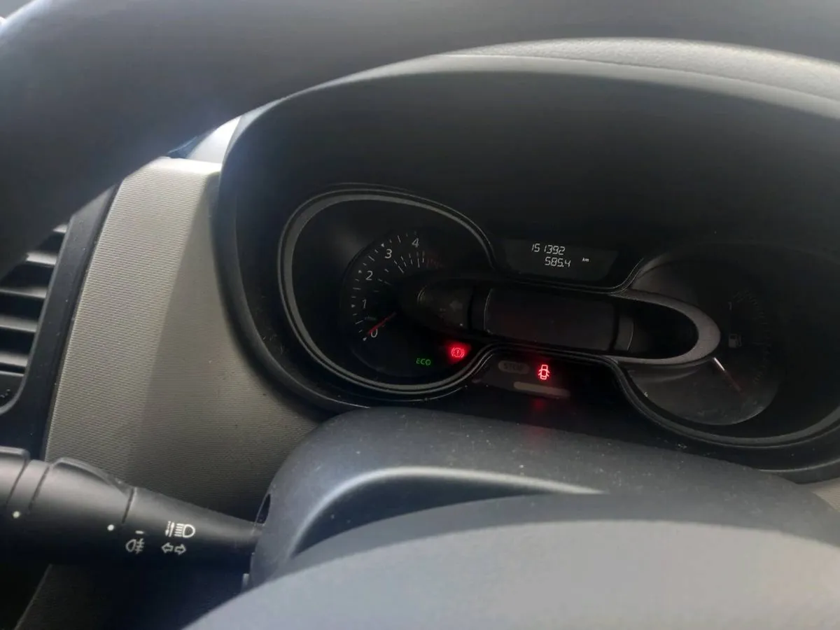 Renault traffic - Image 3