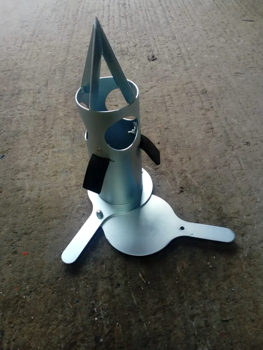 Tolmet fertiliser spreader - Image 2