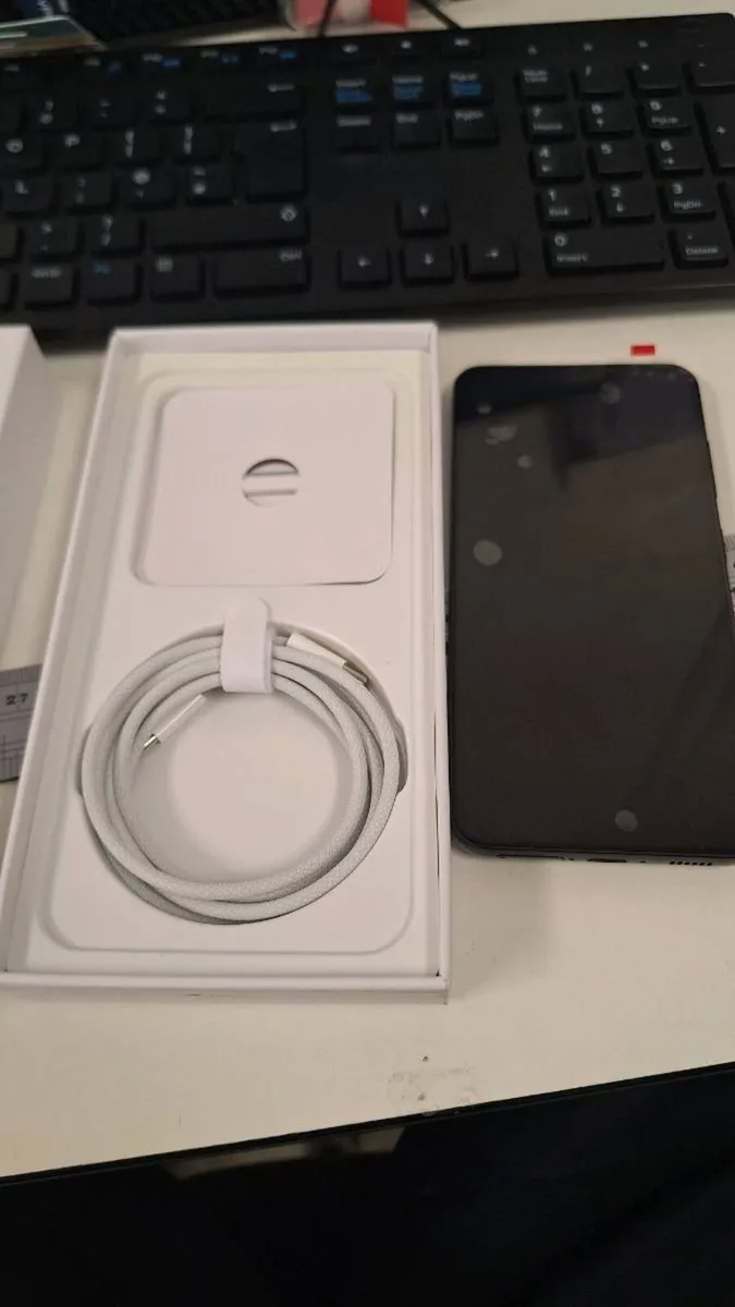 Galaxy S23 - Image 2