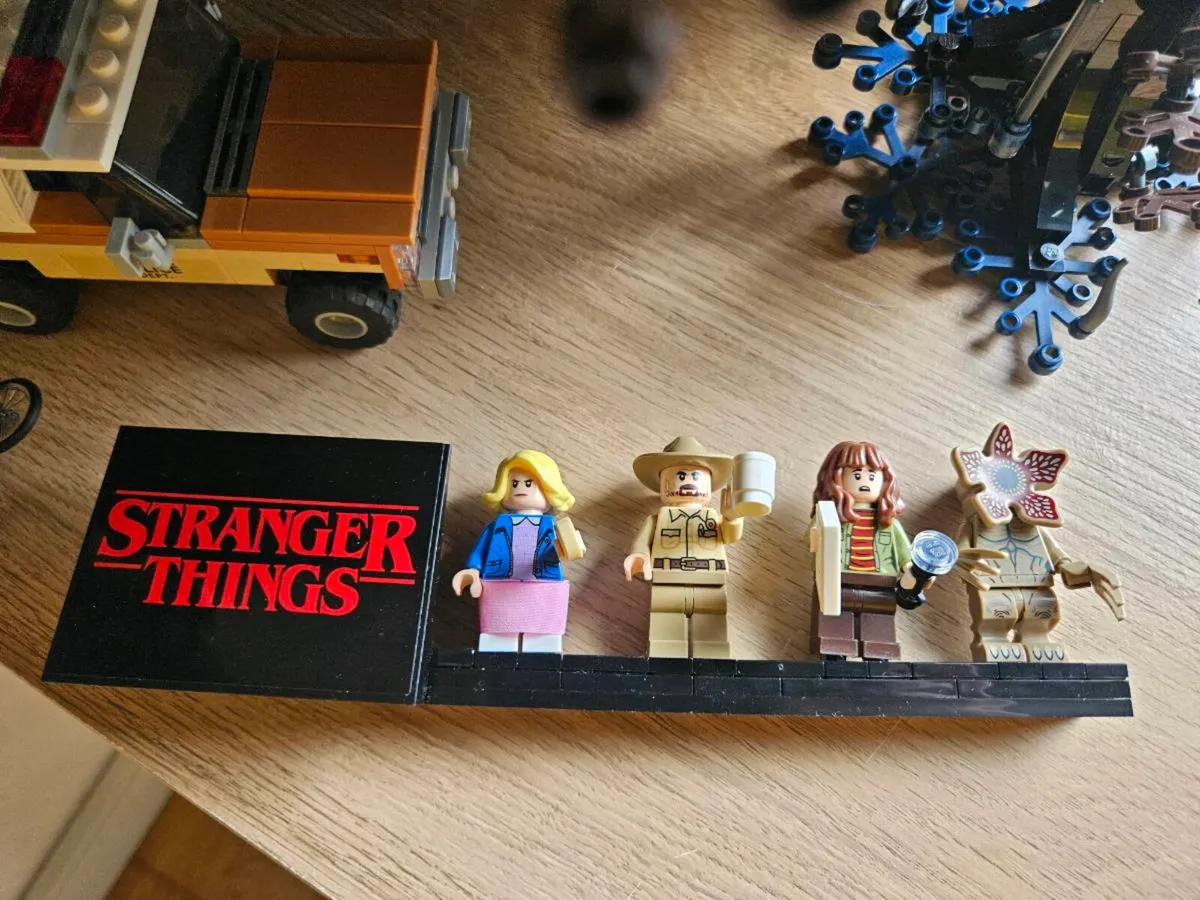 Sell/trade Lego 75810 stranger things upside down - Image 3