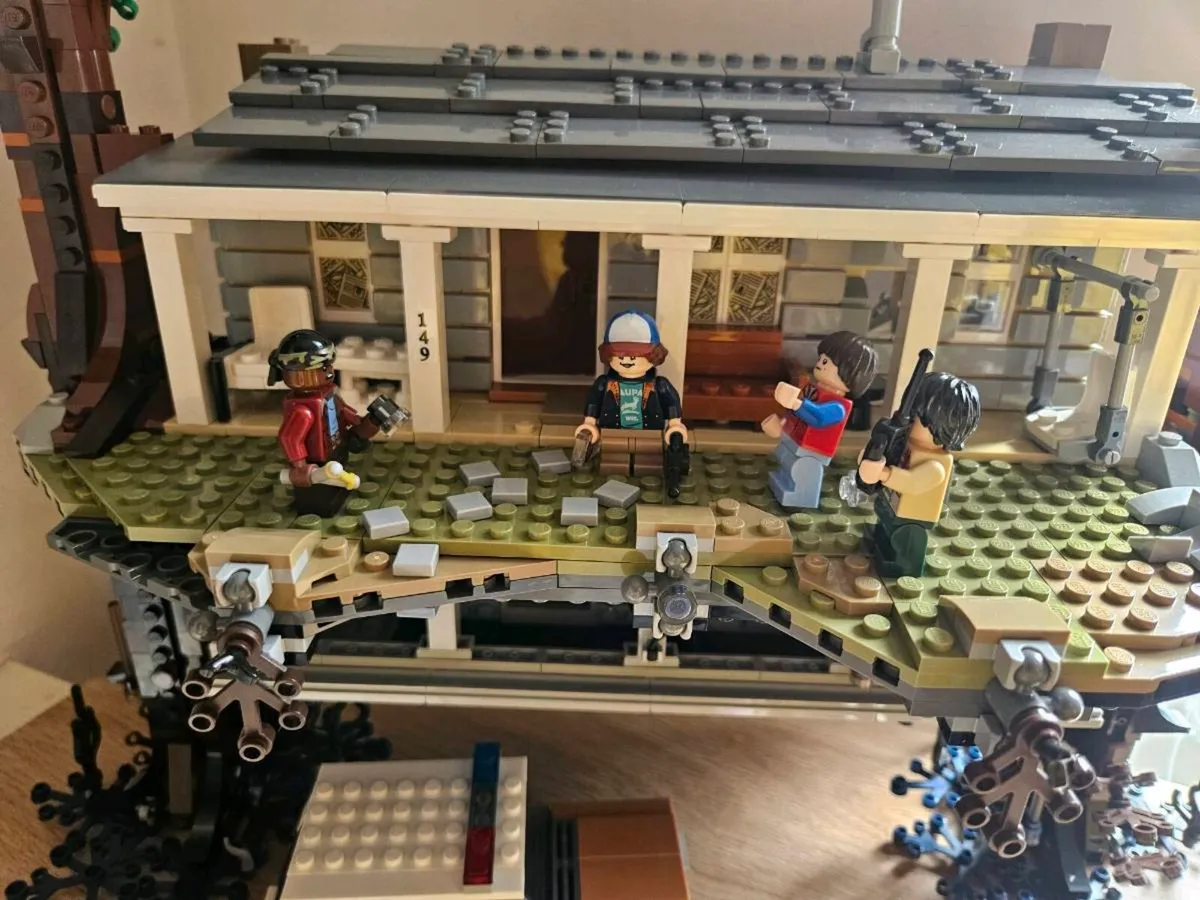 Sell/trade Lego 75810 stranger things upside down - Image 4