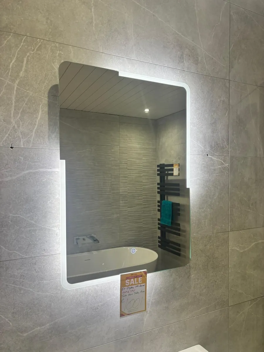 Bathshack Dublin ExDisplay Designer Mirror LED