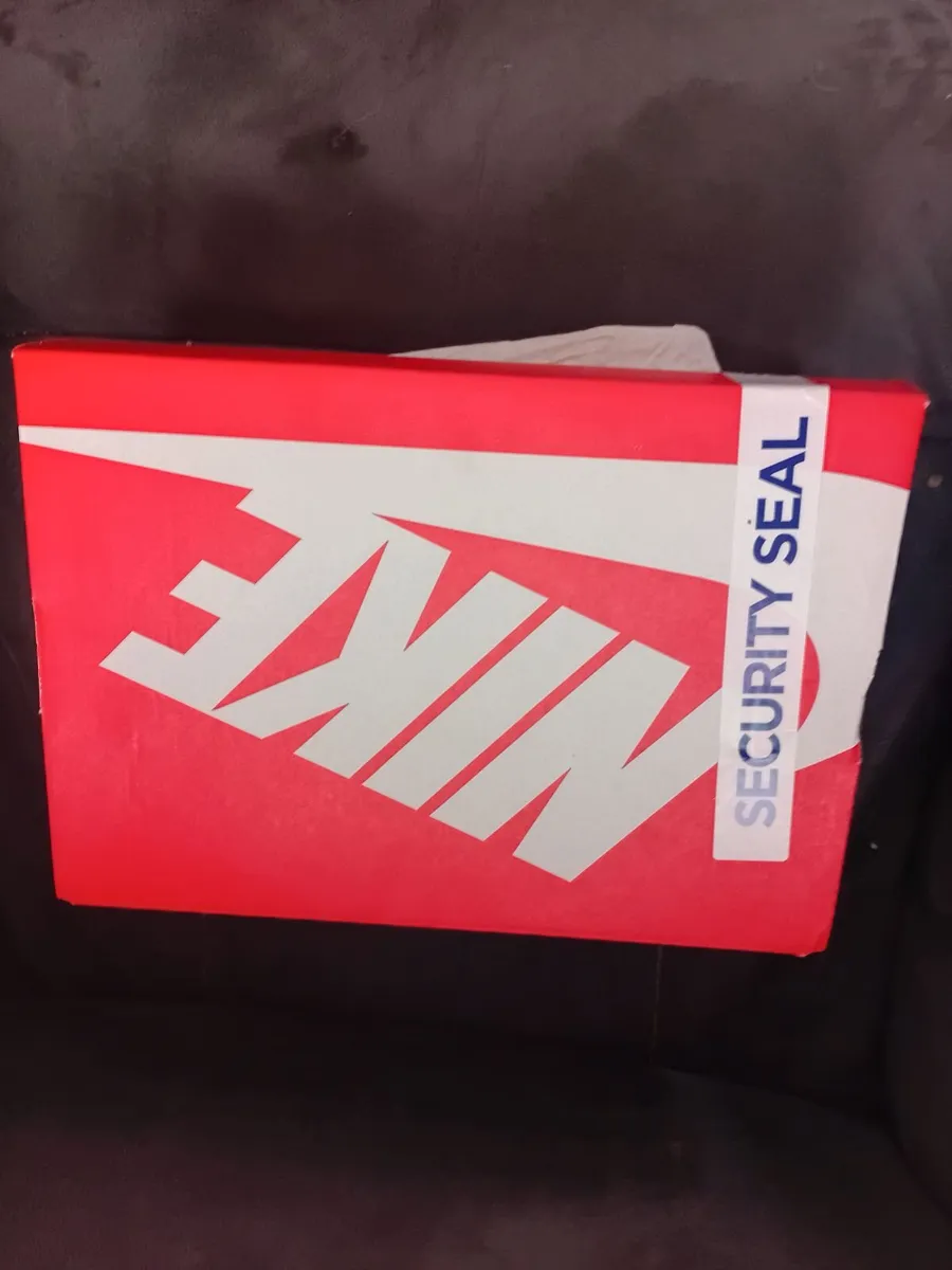 Nike Air force runners - Image 1