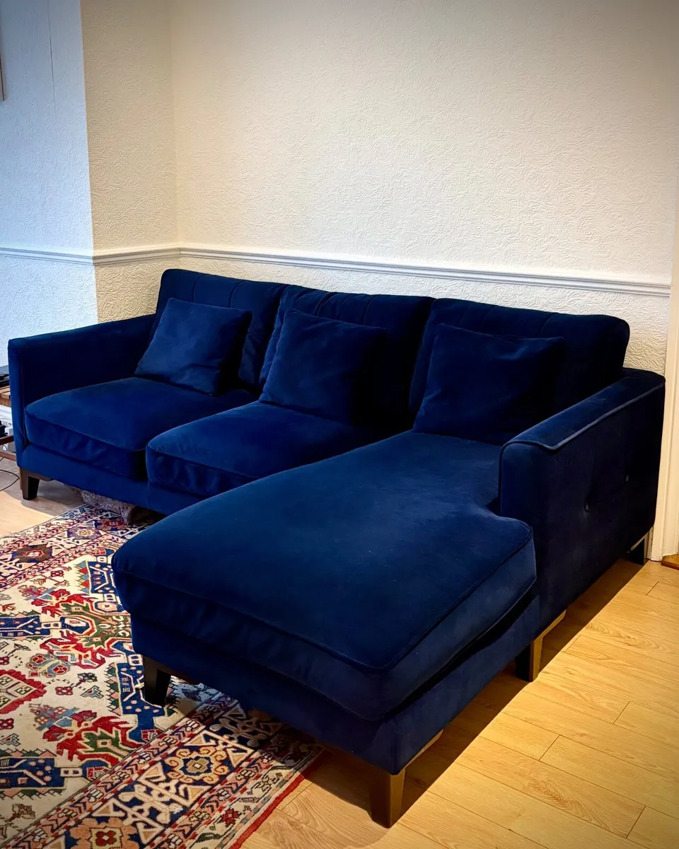 🛋️ Modern Navy Velvet L-Shape Sofa - Image 1