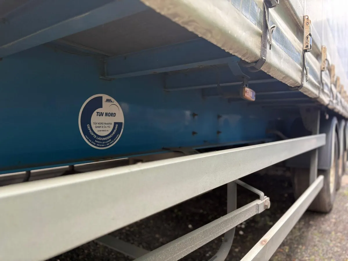 2019 SDC Curtainside - Image 2