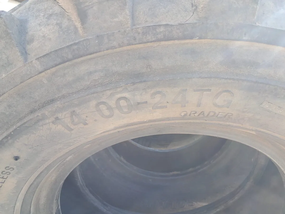 14.00-24 telehandler  tyres - Image 2