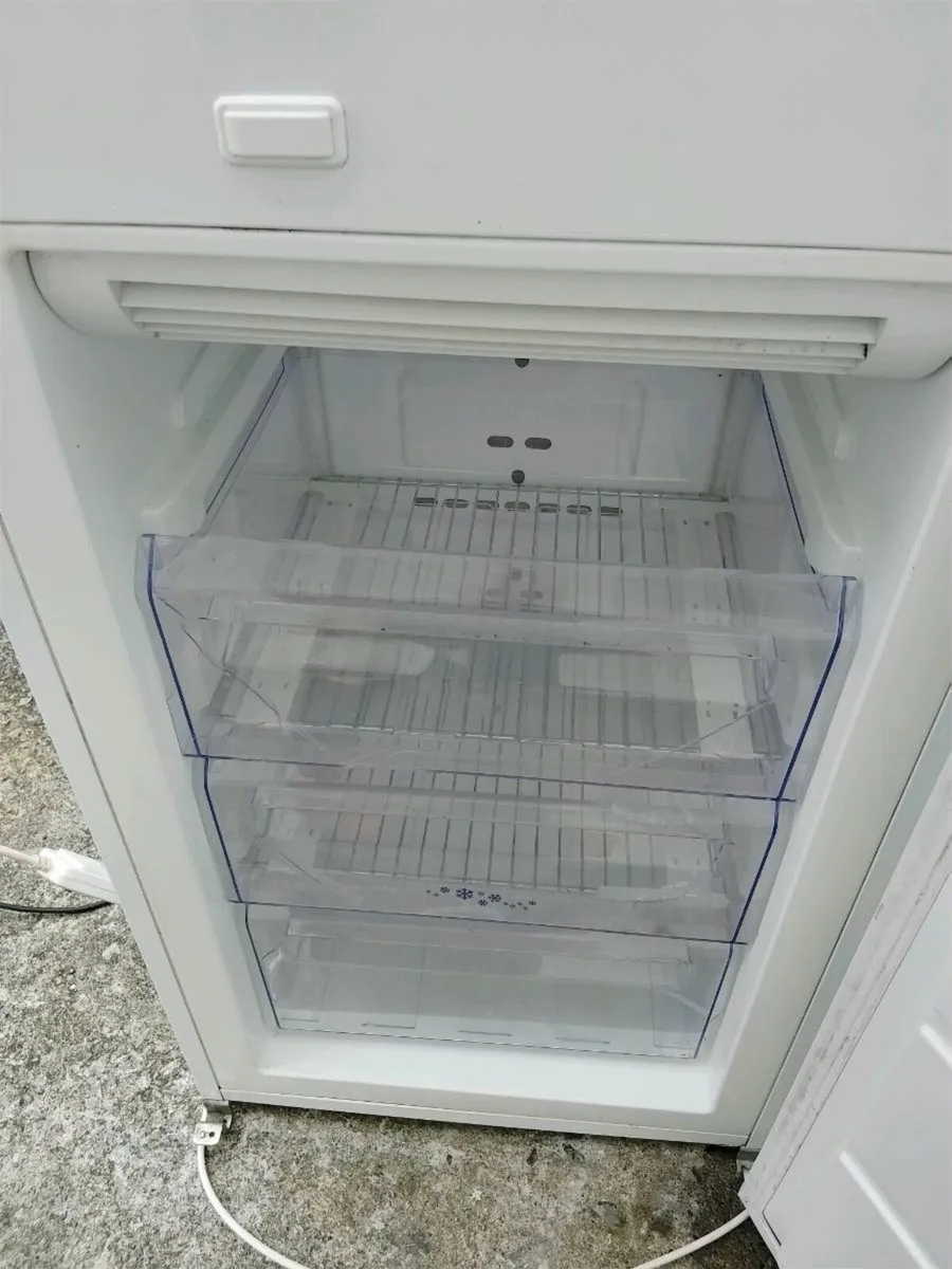 Fridge freezer - Image 4