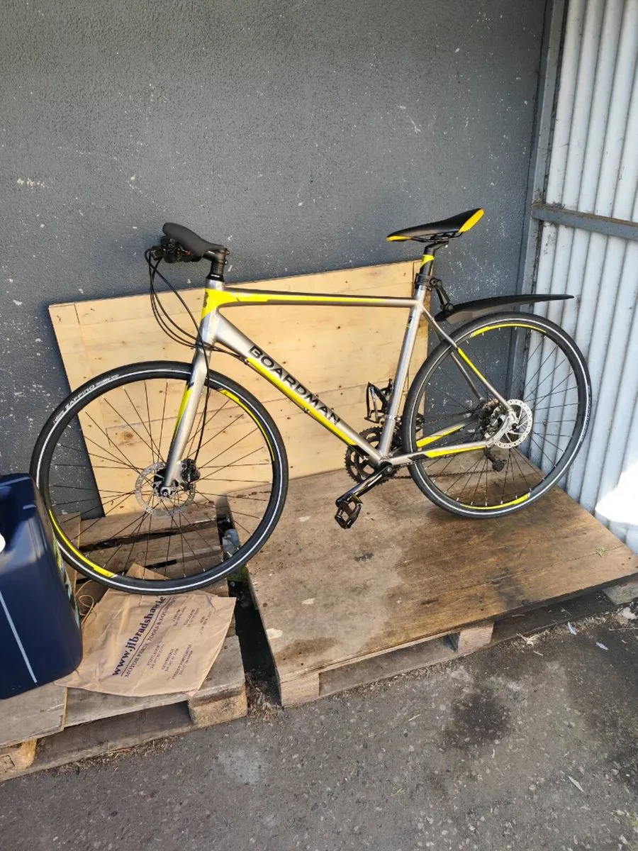 Hybrid road bike - Image 1