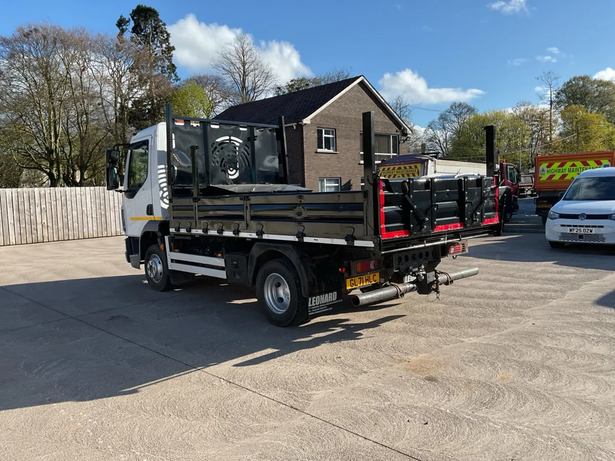 2022 DAF LF180 4x2 Tipper - Image 4
