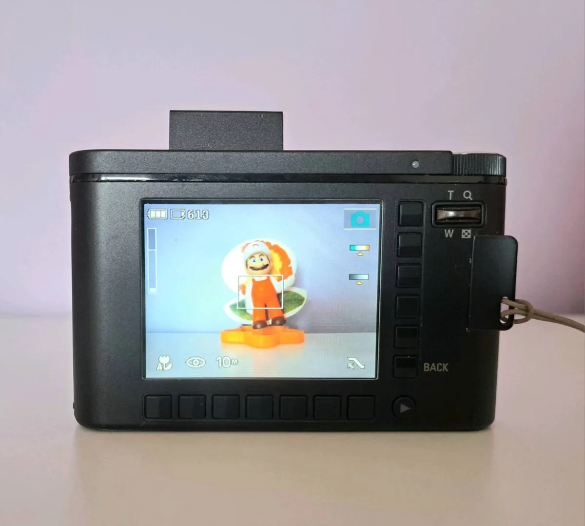 Samsung NV10 Digital Camera - Image 3