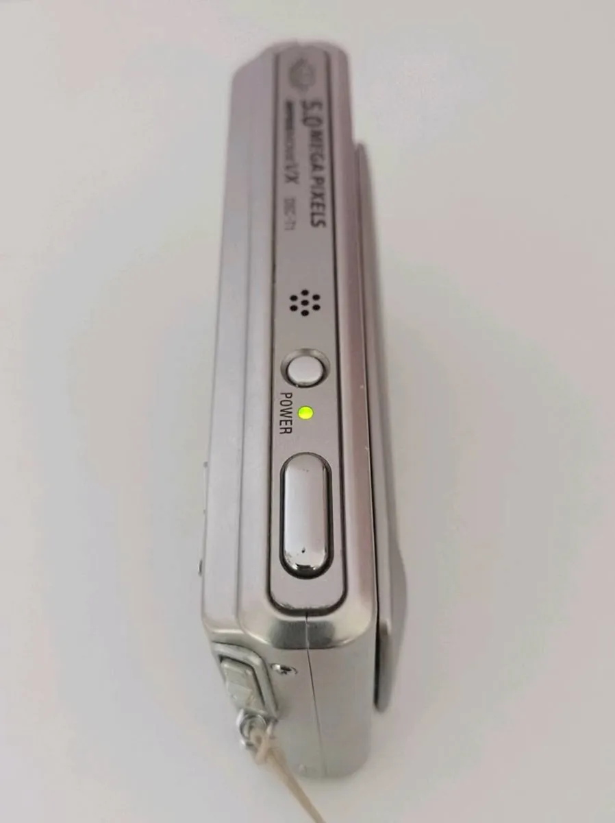 Sony Cybershot DSC T1 - Image 4