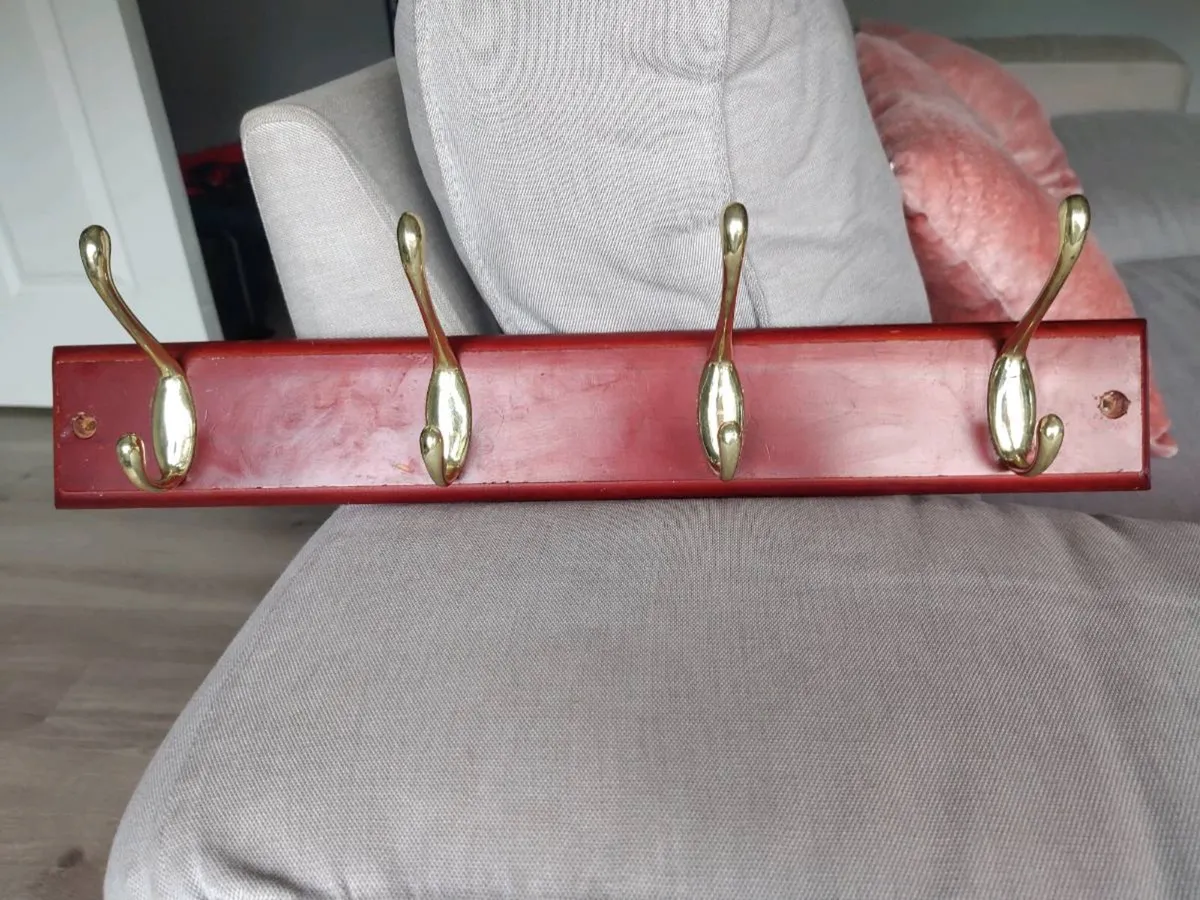 Mahog board 4 hangers - Image 4