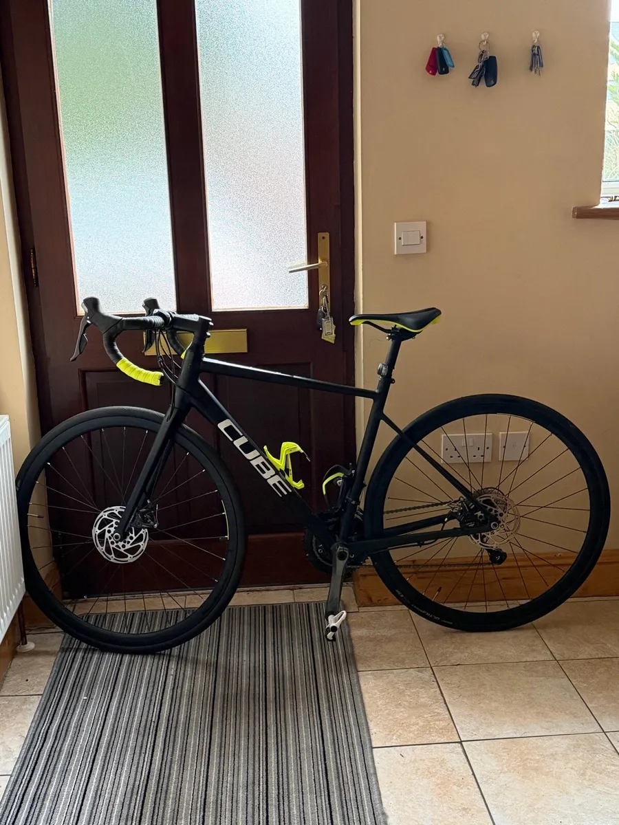 Mens Cube Bike - Mint Condition (Like New) - Image 1