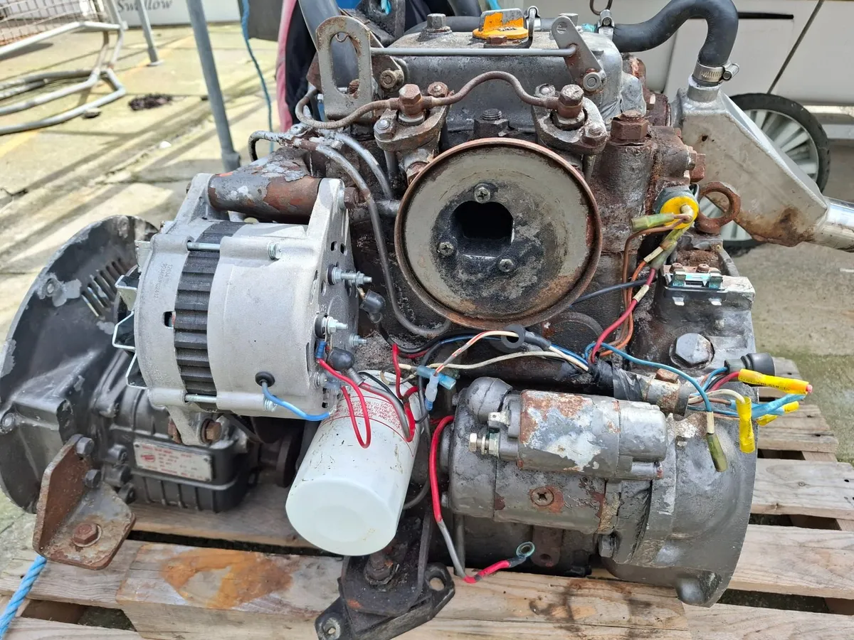 Boat engine - Image 2