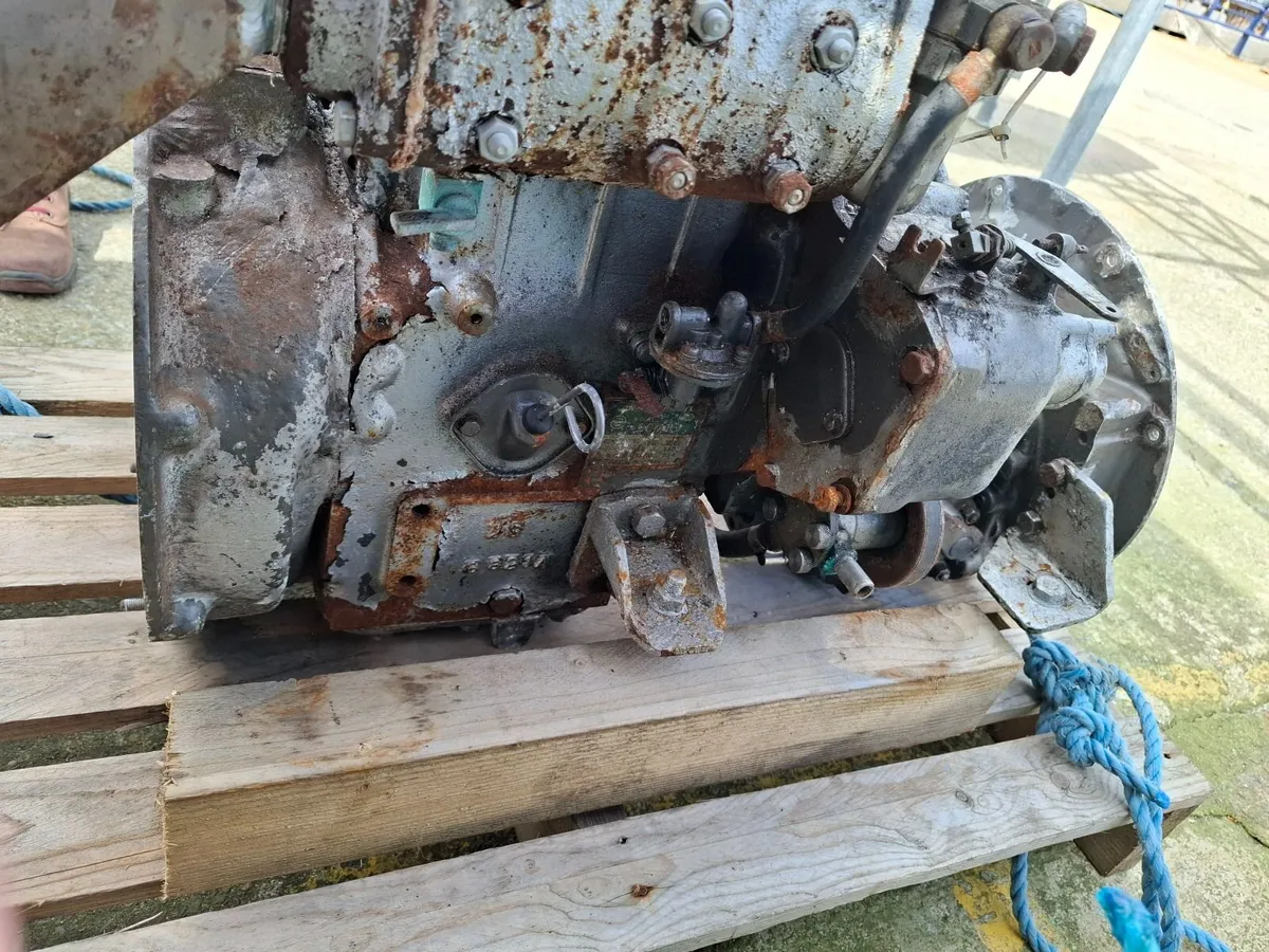 Boat engine - Image 4