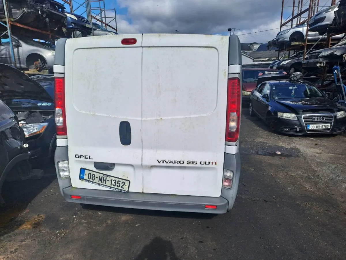 08 Opel Vivaro 2.5 breaking for parts - Image 3