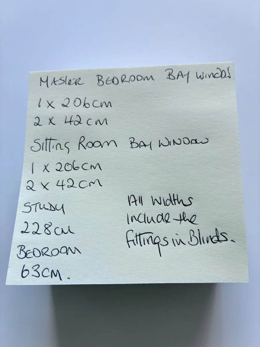 Front of house blinds - Image 1