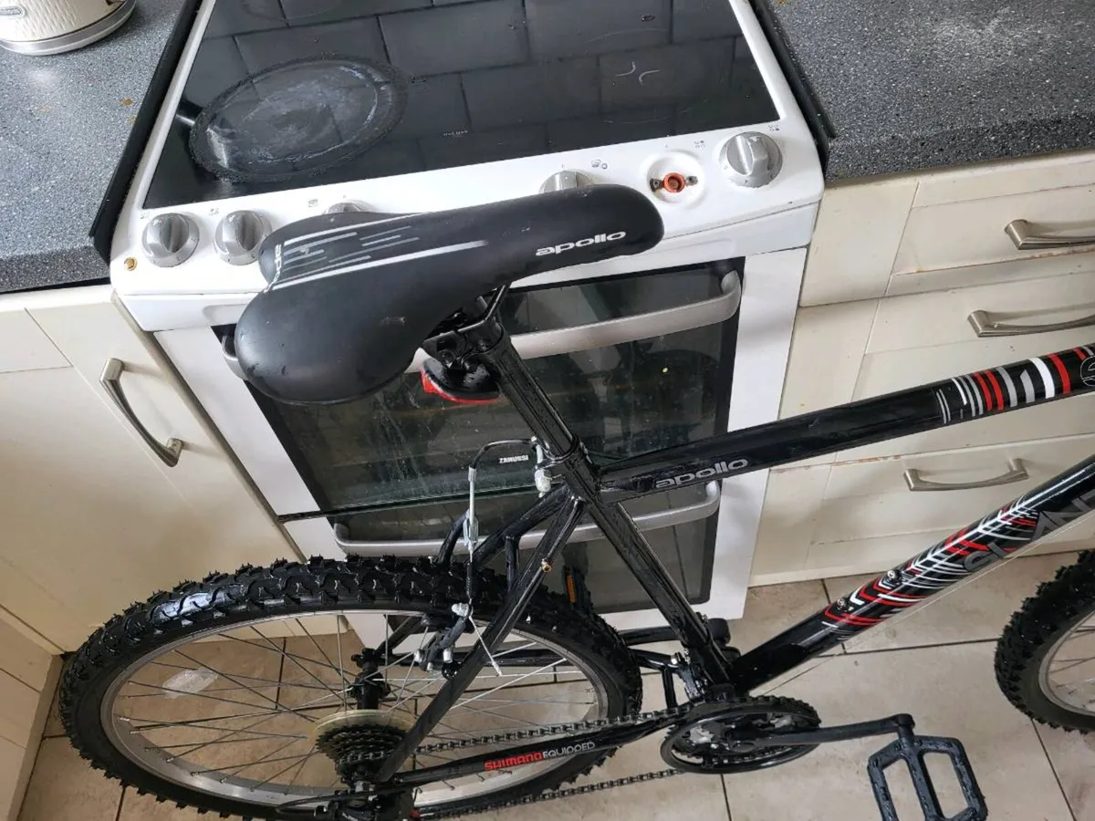 Mans Mountain bike (LIKE NEW) - Image 2