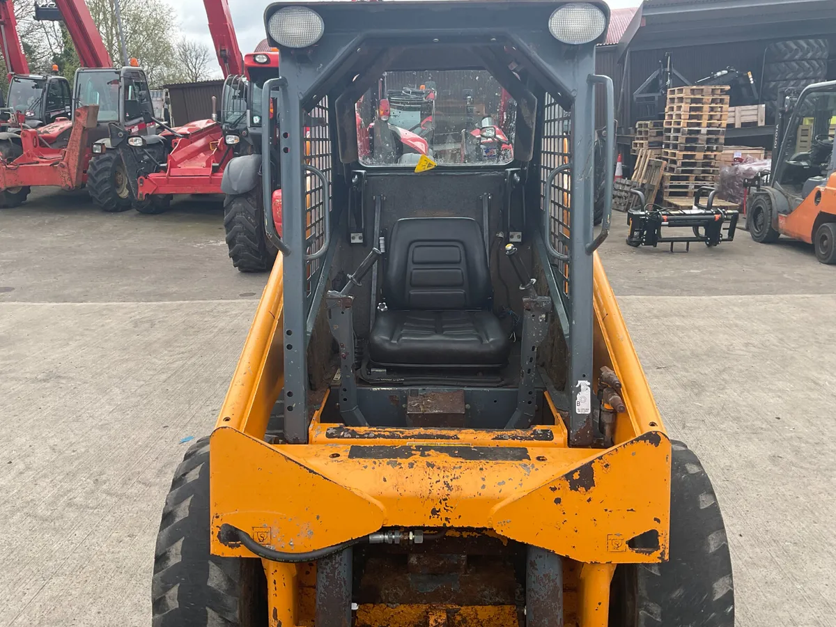 Mustang 2044 Skidsteer - Image 3