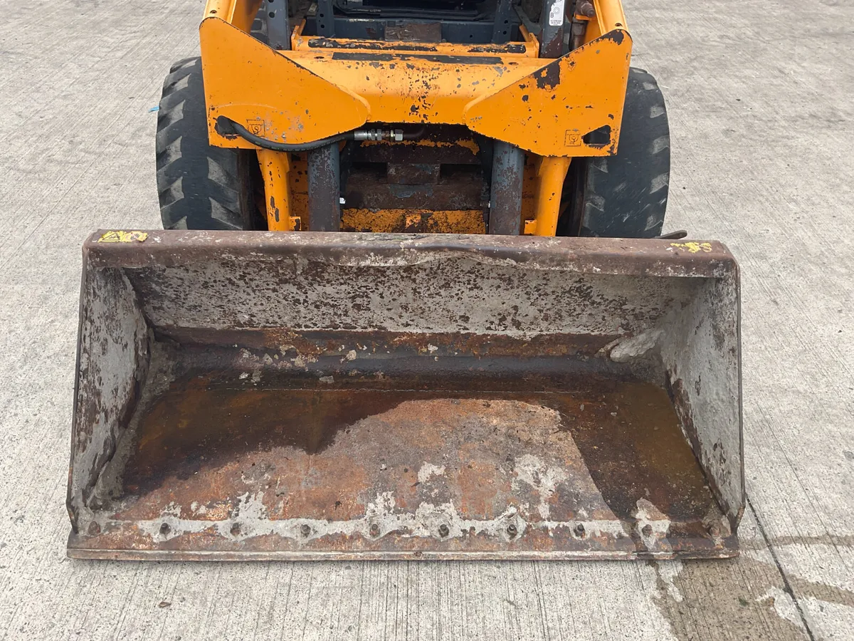 Mustang 2044 Skidsteer - Image 4