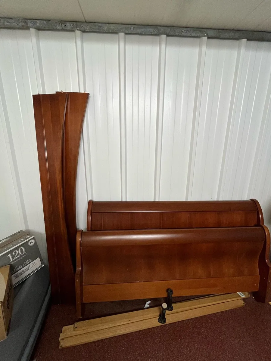 Cherrywood king sleigh bed - Image 1