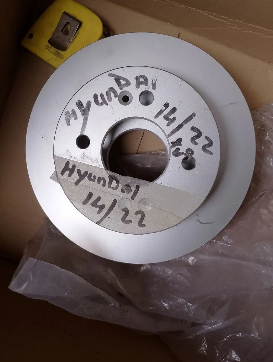 New pair Hyundai Kia brake discs four stud - Image 1