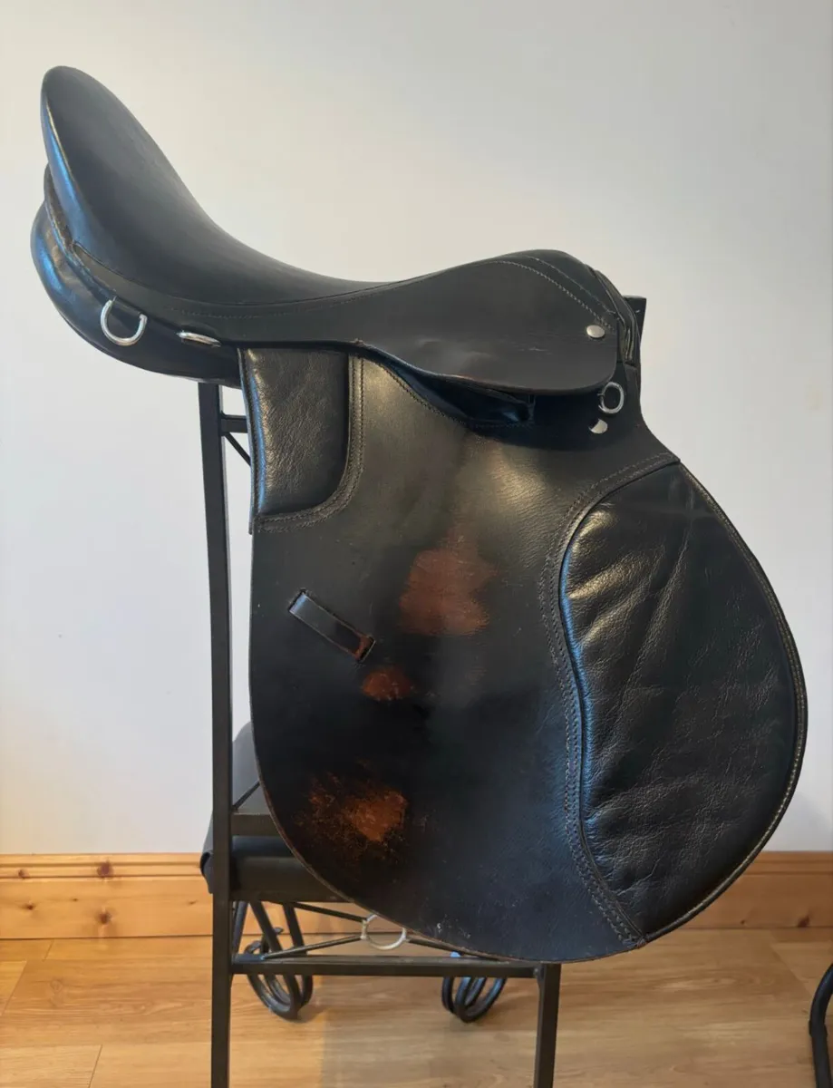 Saddle 17.5 Inch - Image 1