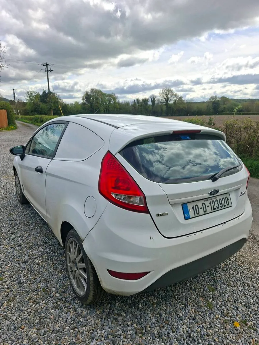 FORD FIESTA 2010 - Image 3