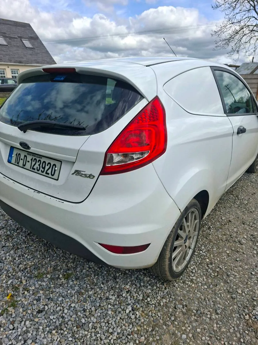 FORD FIESTA 2010 - Image 4