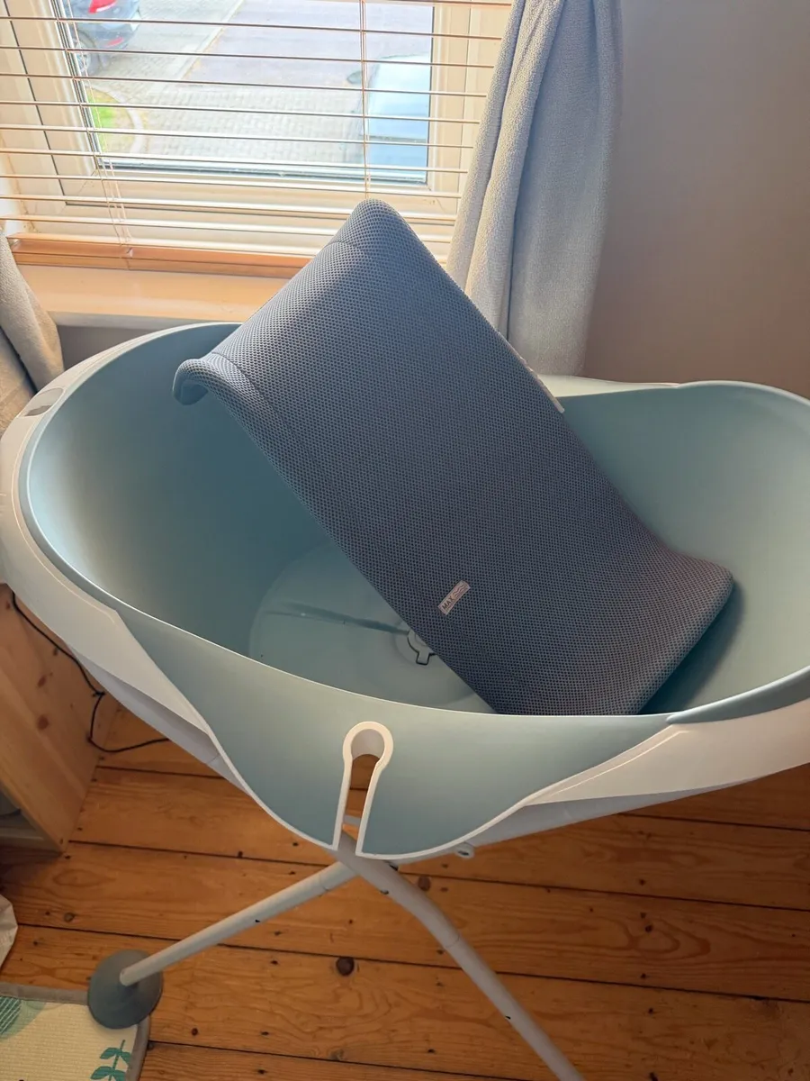 Baby bath with stand - Image 3