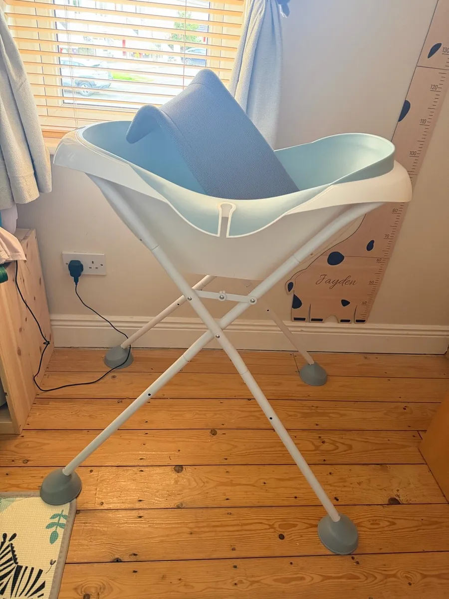 Baby bath with stand - Image 2