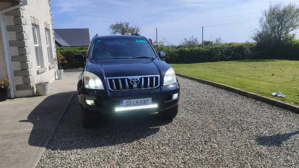 Toyota Land Cruiser LC5 - Image 2