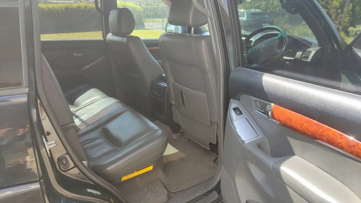 Toyota Land Cruiser LC5 - Image 4