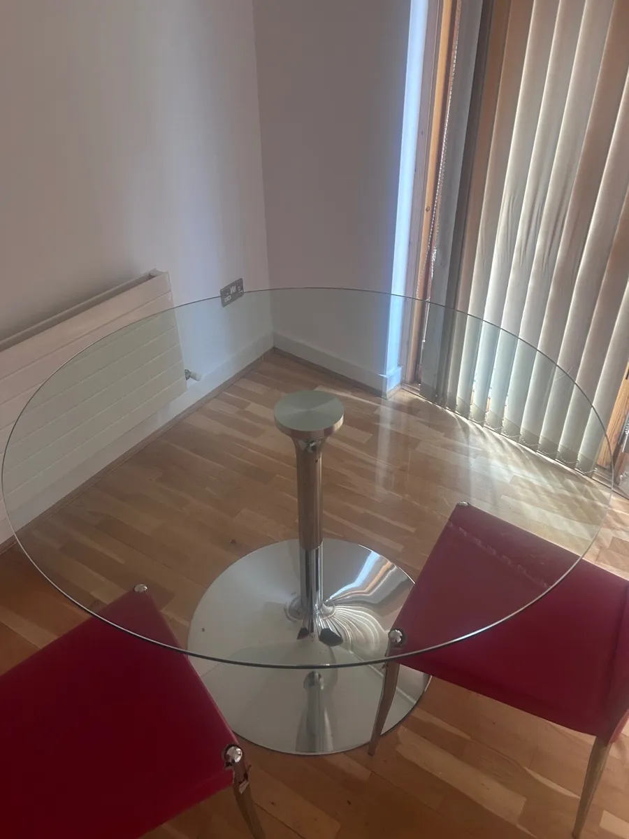 Dining table and chairs - Image 2