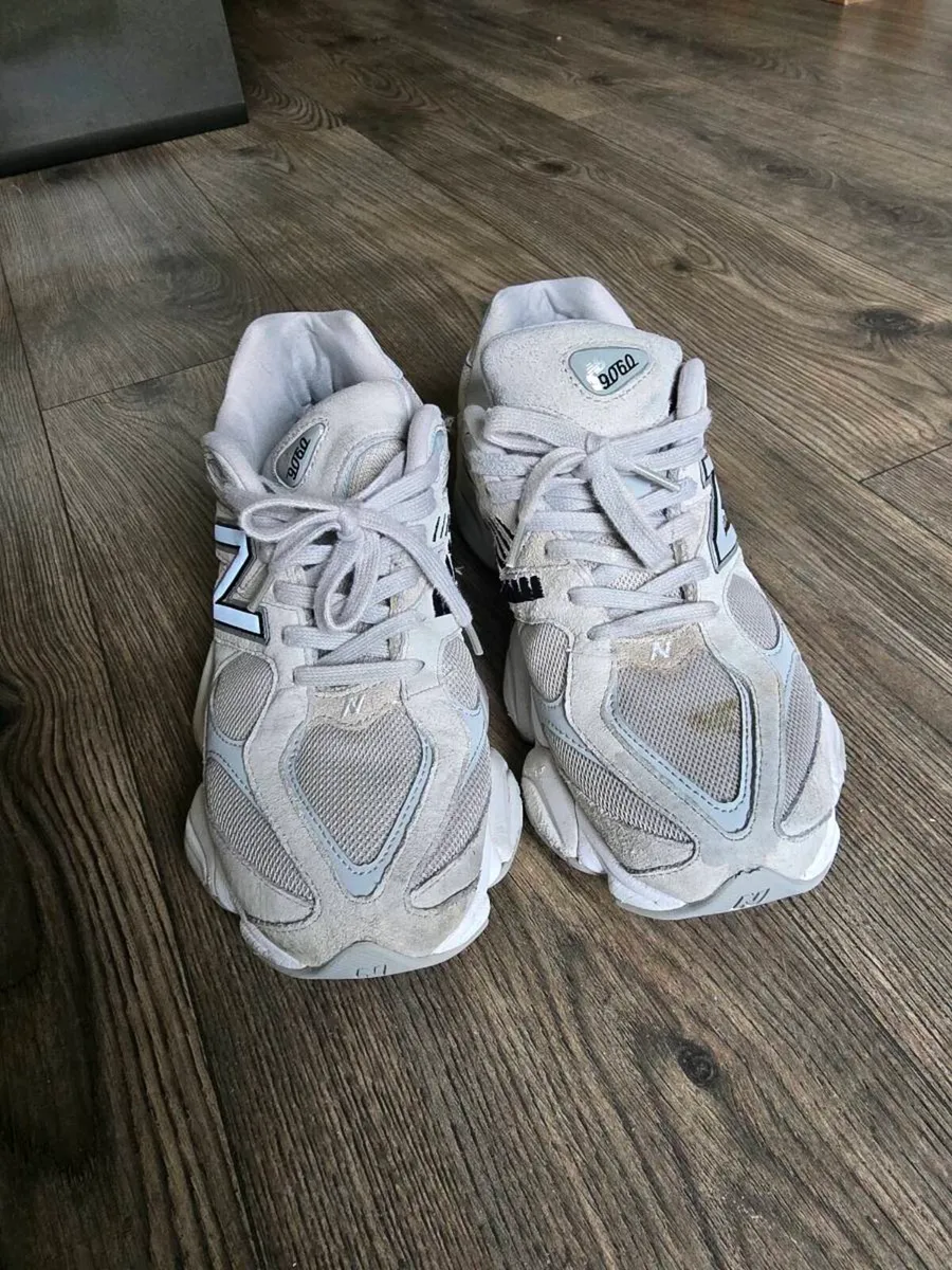 New Balance 9060 UK size 9 - Image 2