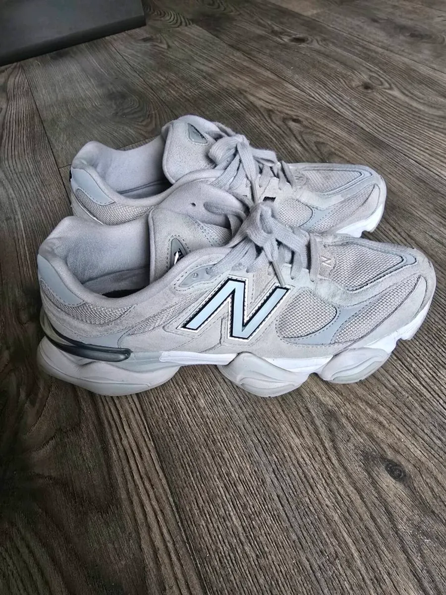 New Balance 9060 UK size 9 - Image 1