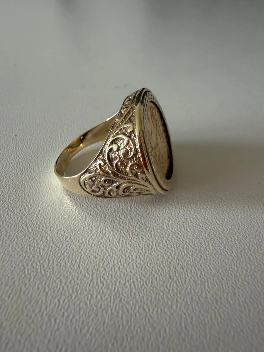 1982 Half Sovereign with St George and the dragon - Image 3