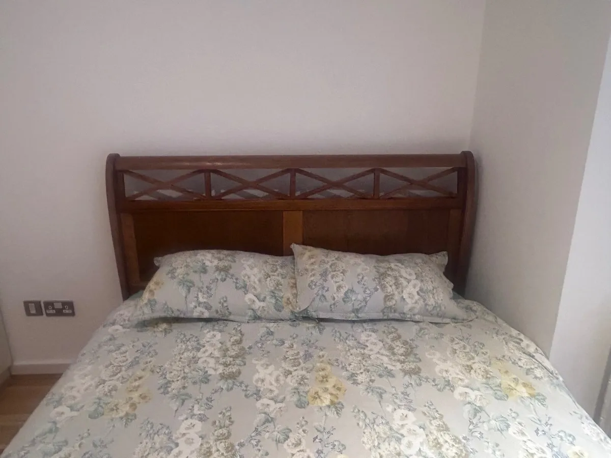 King size wooden bed - Image 1