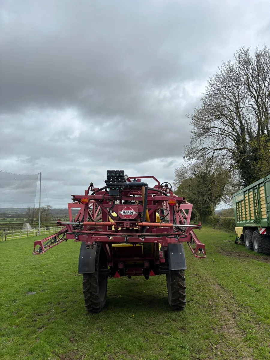 Hardi trailed sprayer - Image 4