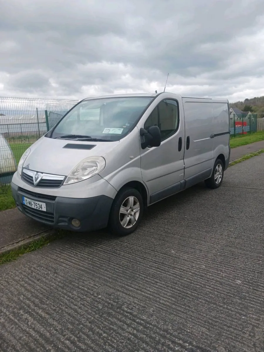 2010 vauxhall vivaro,,,tested and taxed,,2000 euro - Image 1