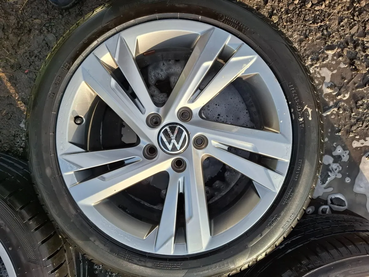 17" Genuine Vw Valencia Alloys with tyres - Image 3