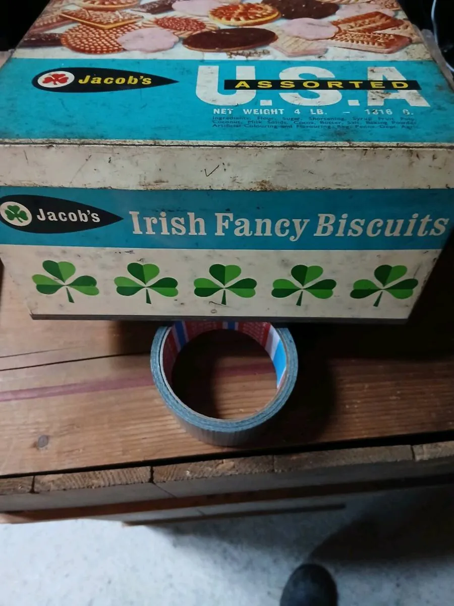 Old biscuit tin - Image 2
