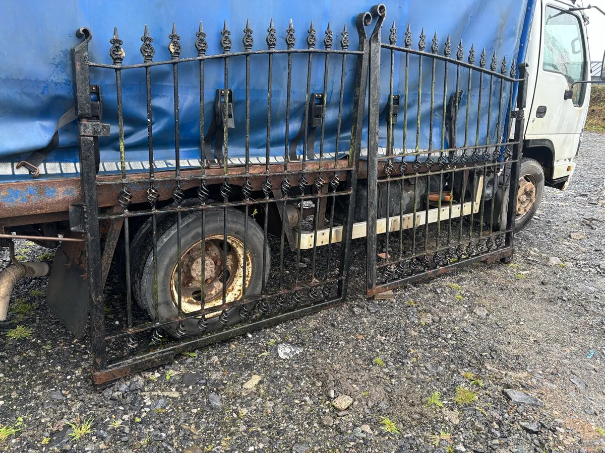 Gates - Image 3