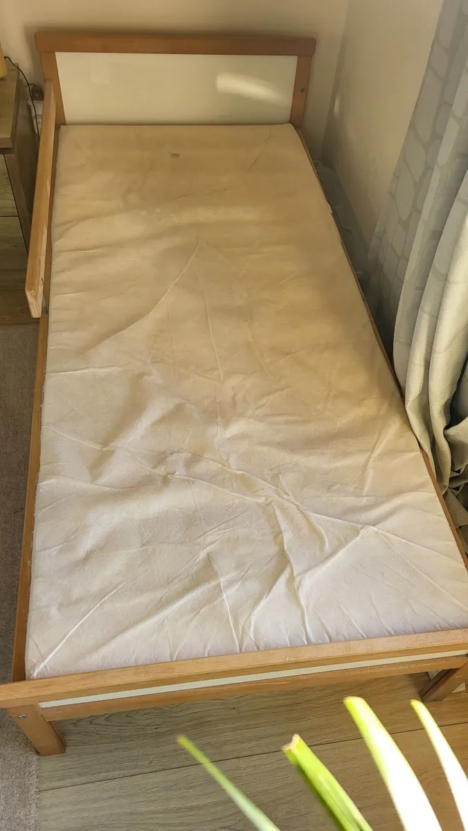 Bed frame for younger children - Image 2