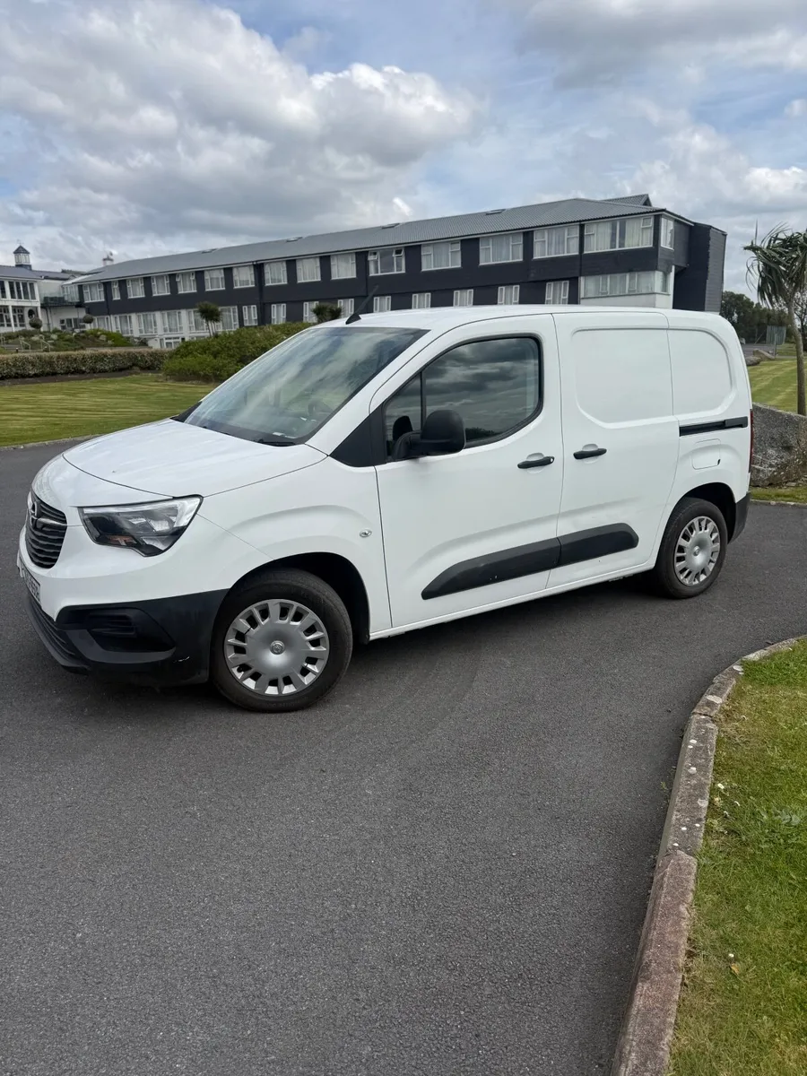 Opel Combo 2021 - Image 2