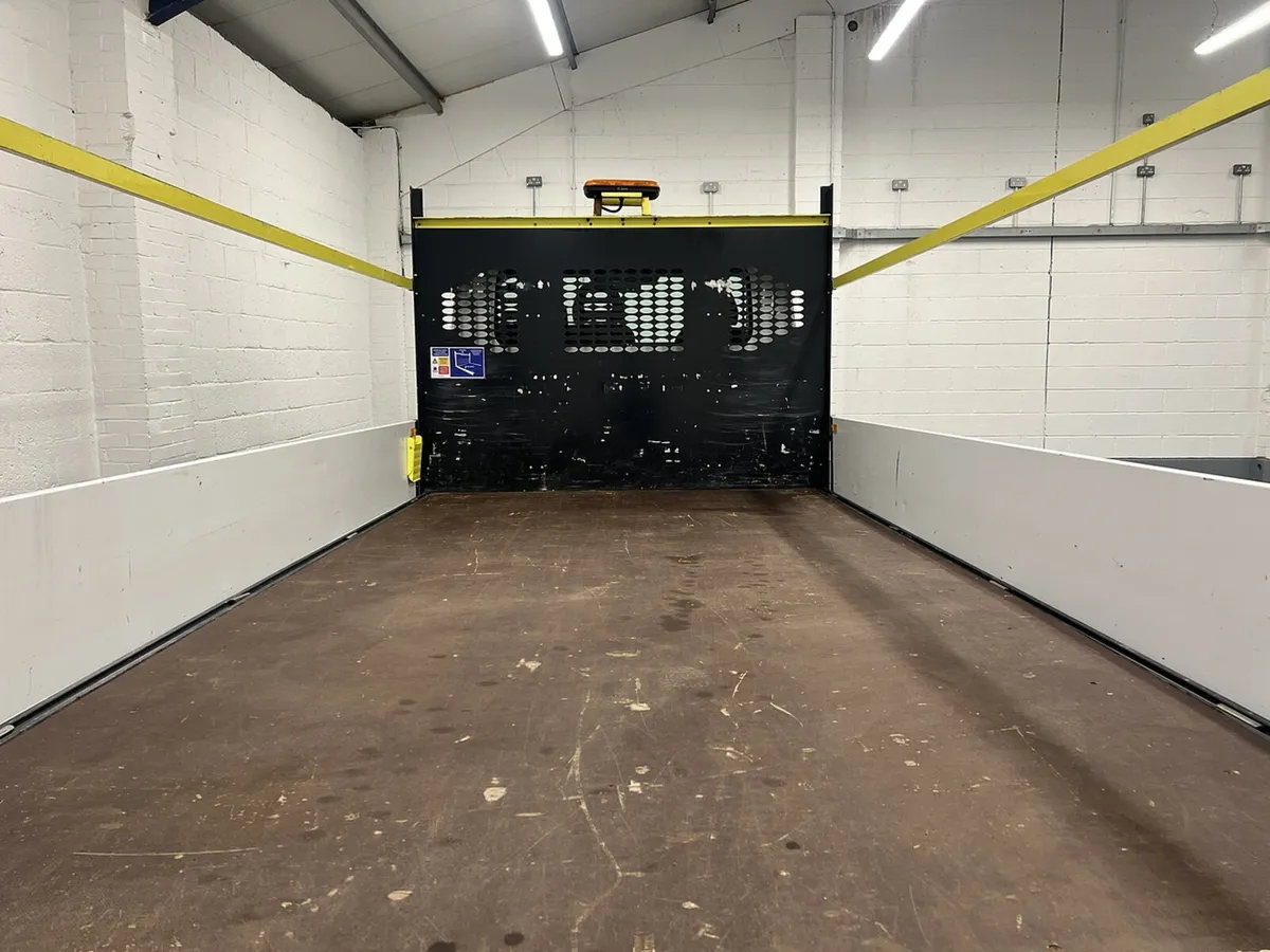 2023 Iveco Daily Dropside Van - Image 2