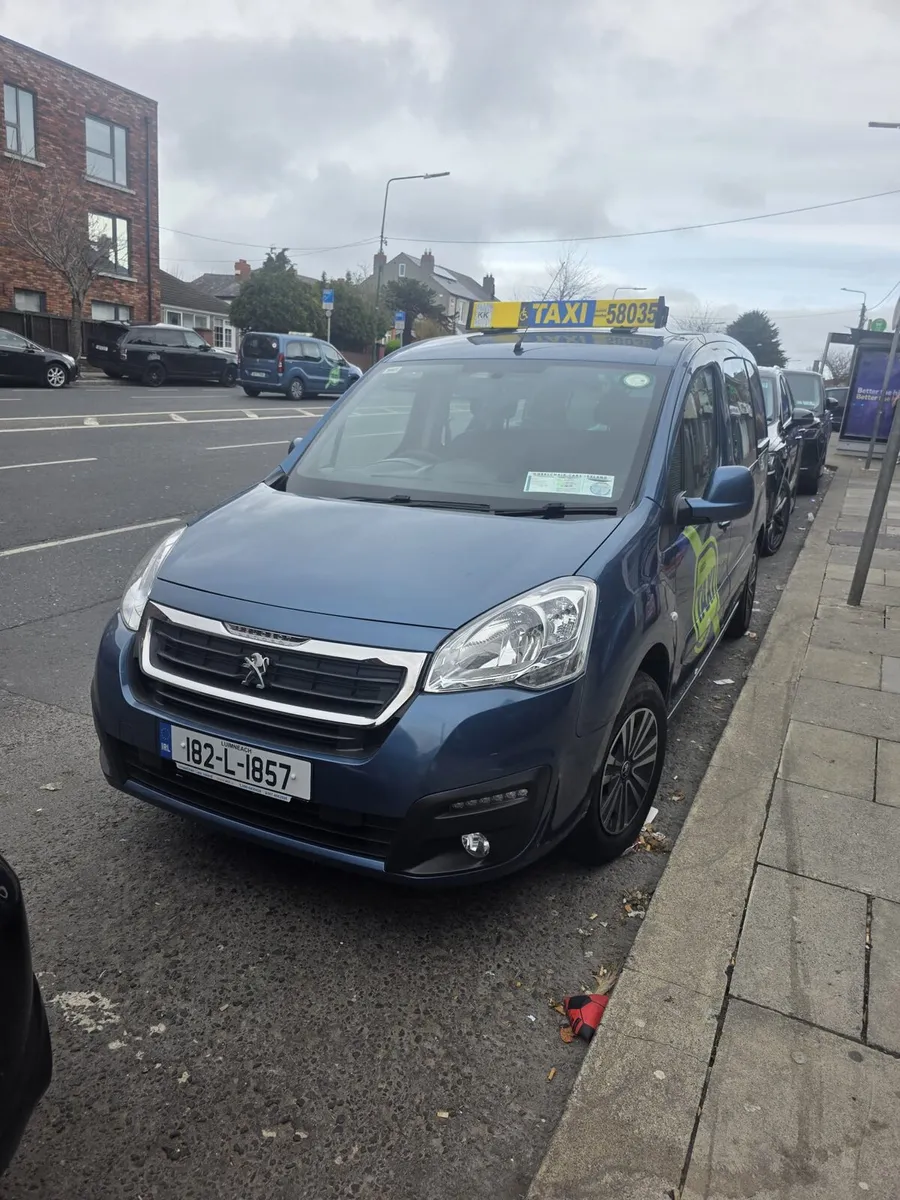 182 Auto peugeot partner wheelchair for rent