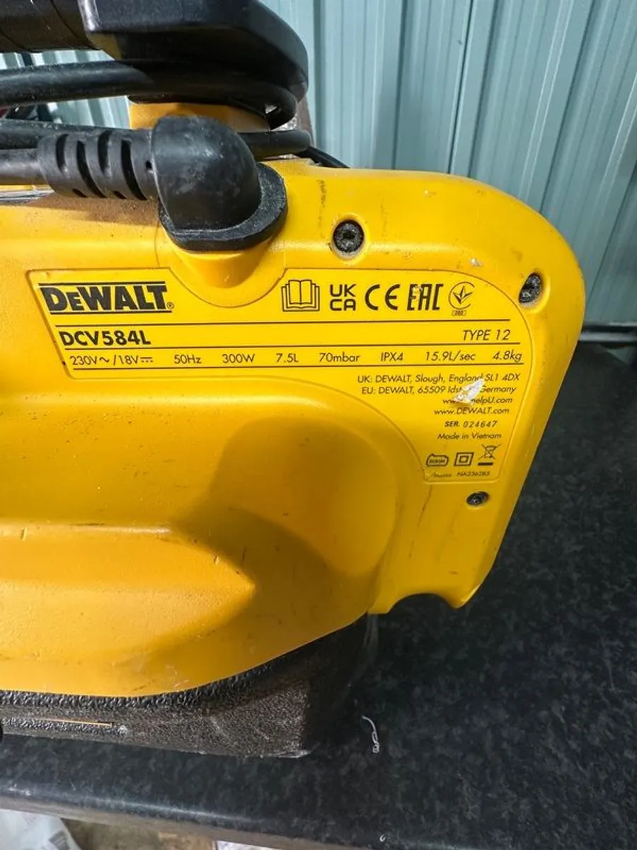 Dewalt Cordless Vacuum - Image 2