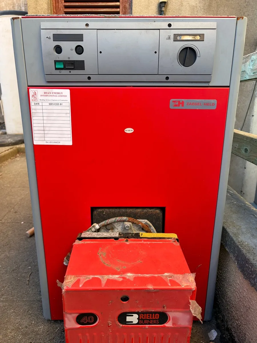 Large oil burner Riello 40 burner - Image 1