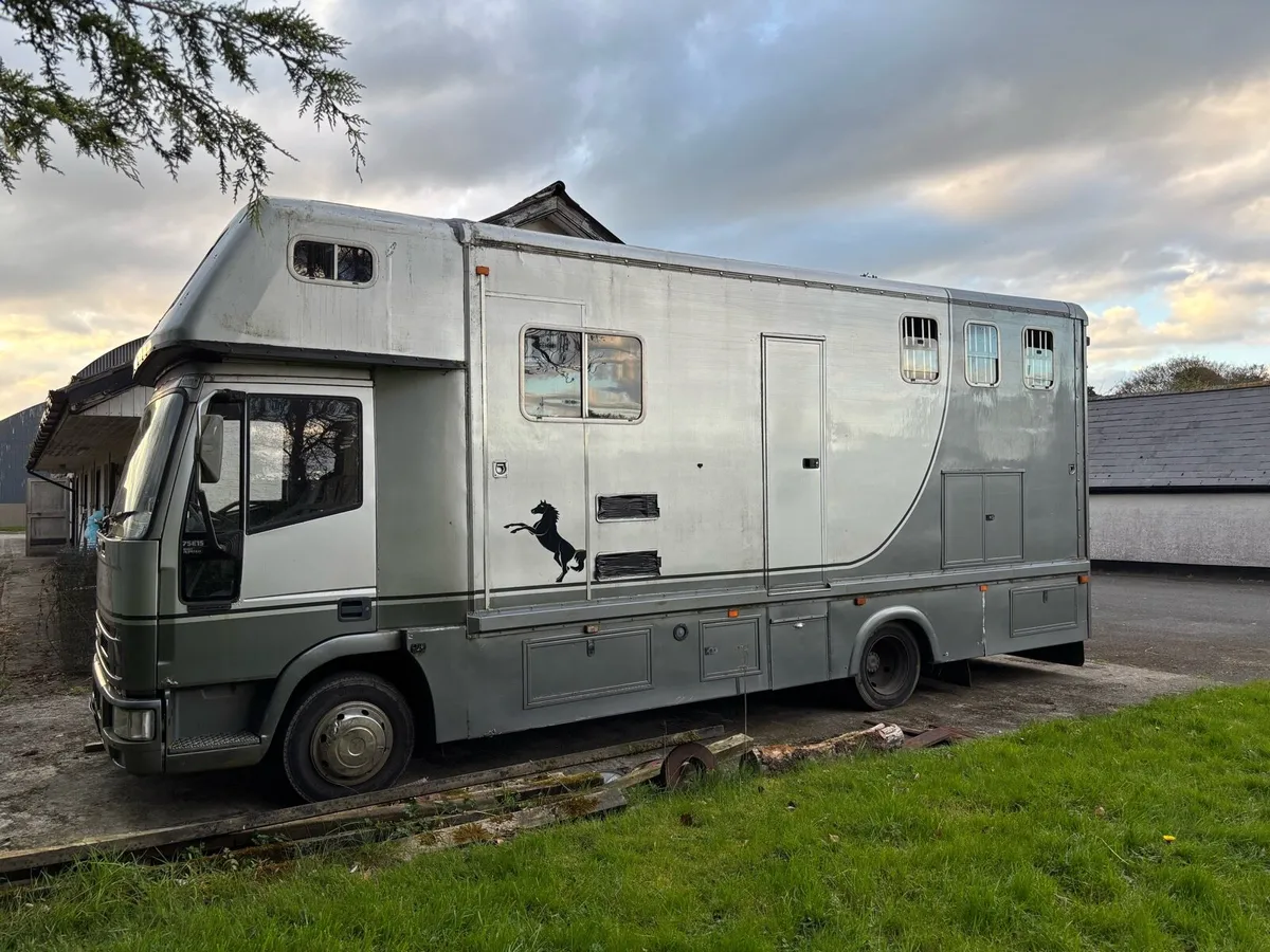 Horse Lorry - Image 1